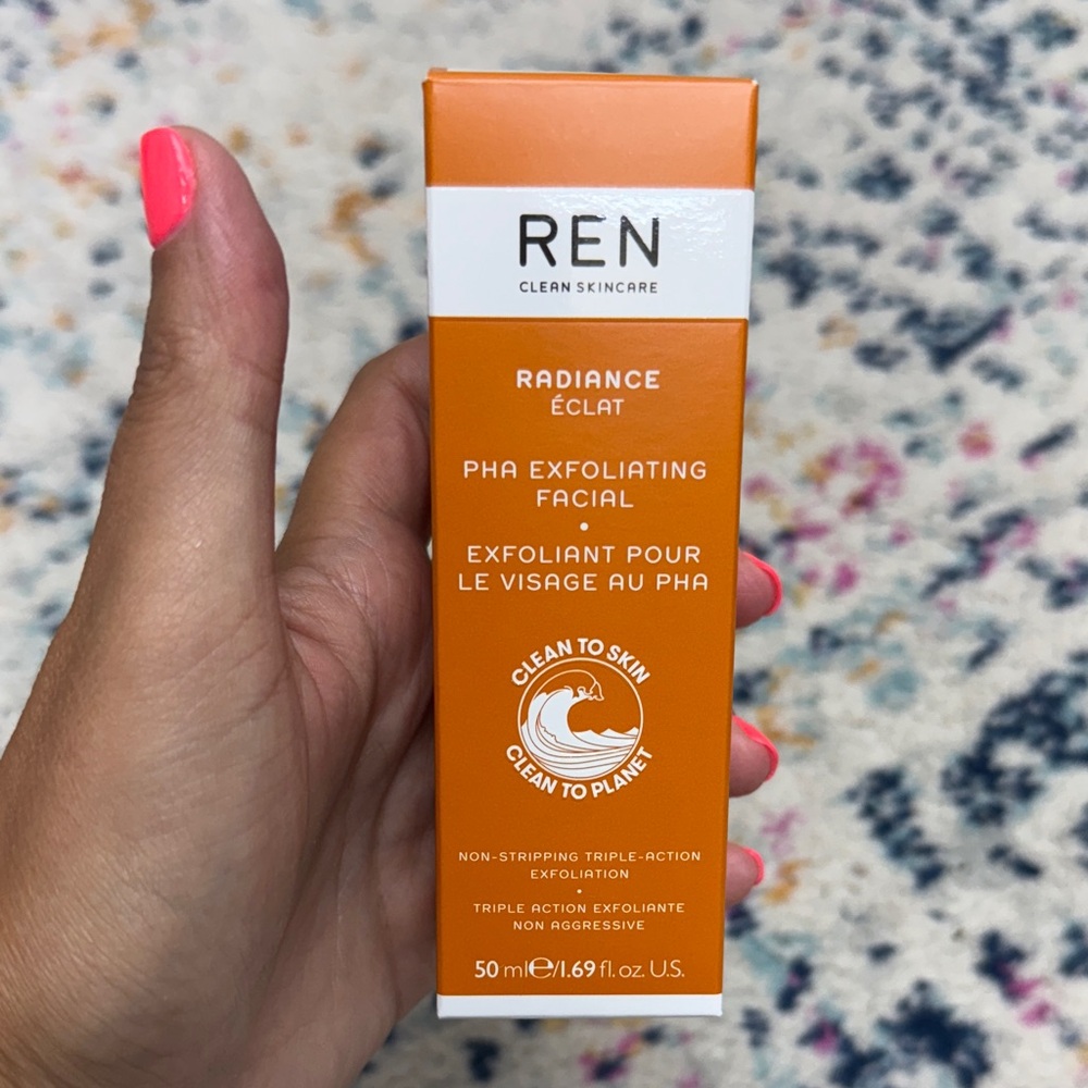 REN Clean Skincare Radiance PHA Exfoliating Facial